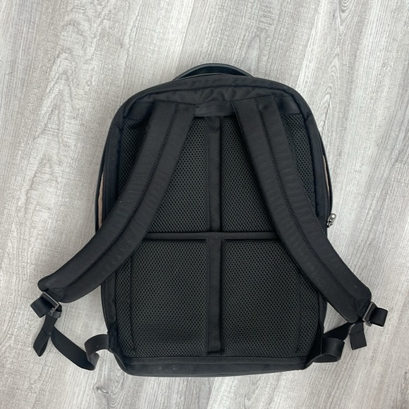 Briggs & Riley @work Medium Backpack - Picture 4 of 5